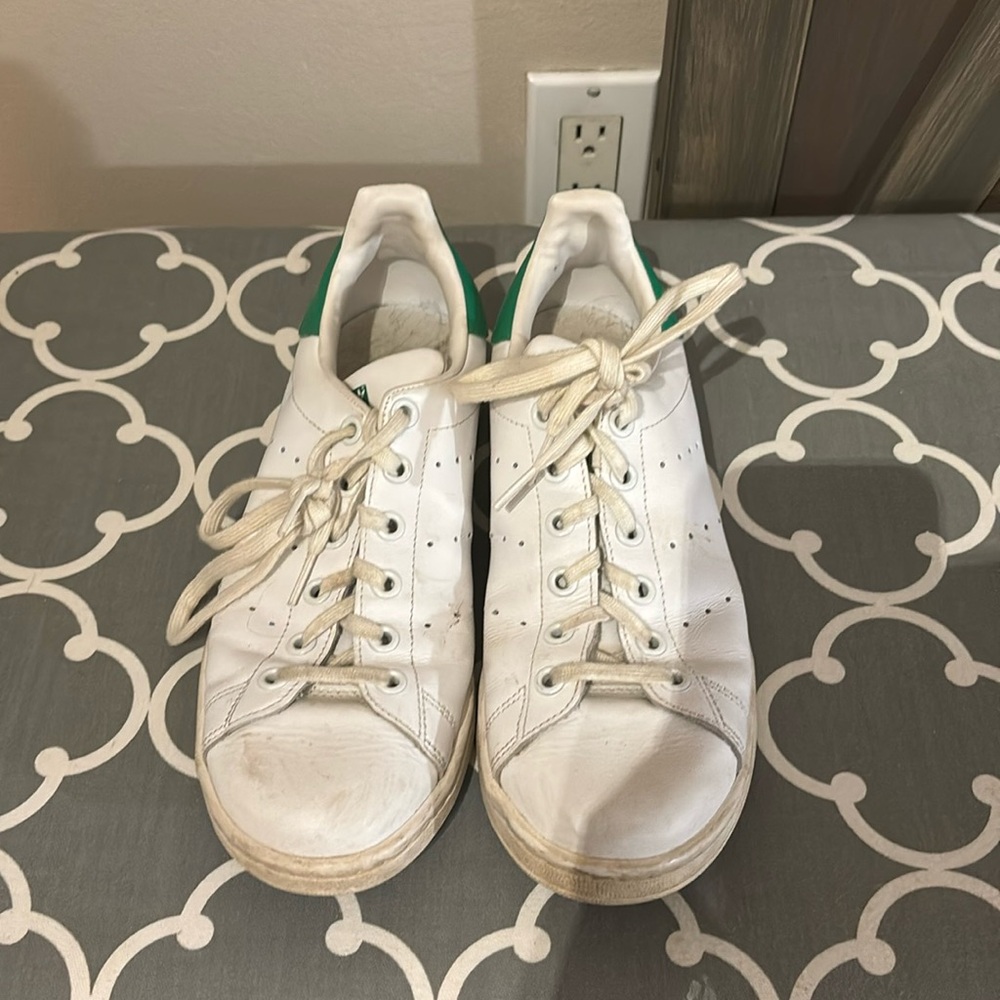 Kids Stan Smith Adidas sneakers size 6